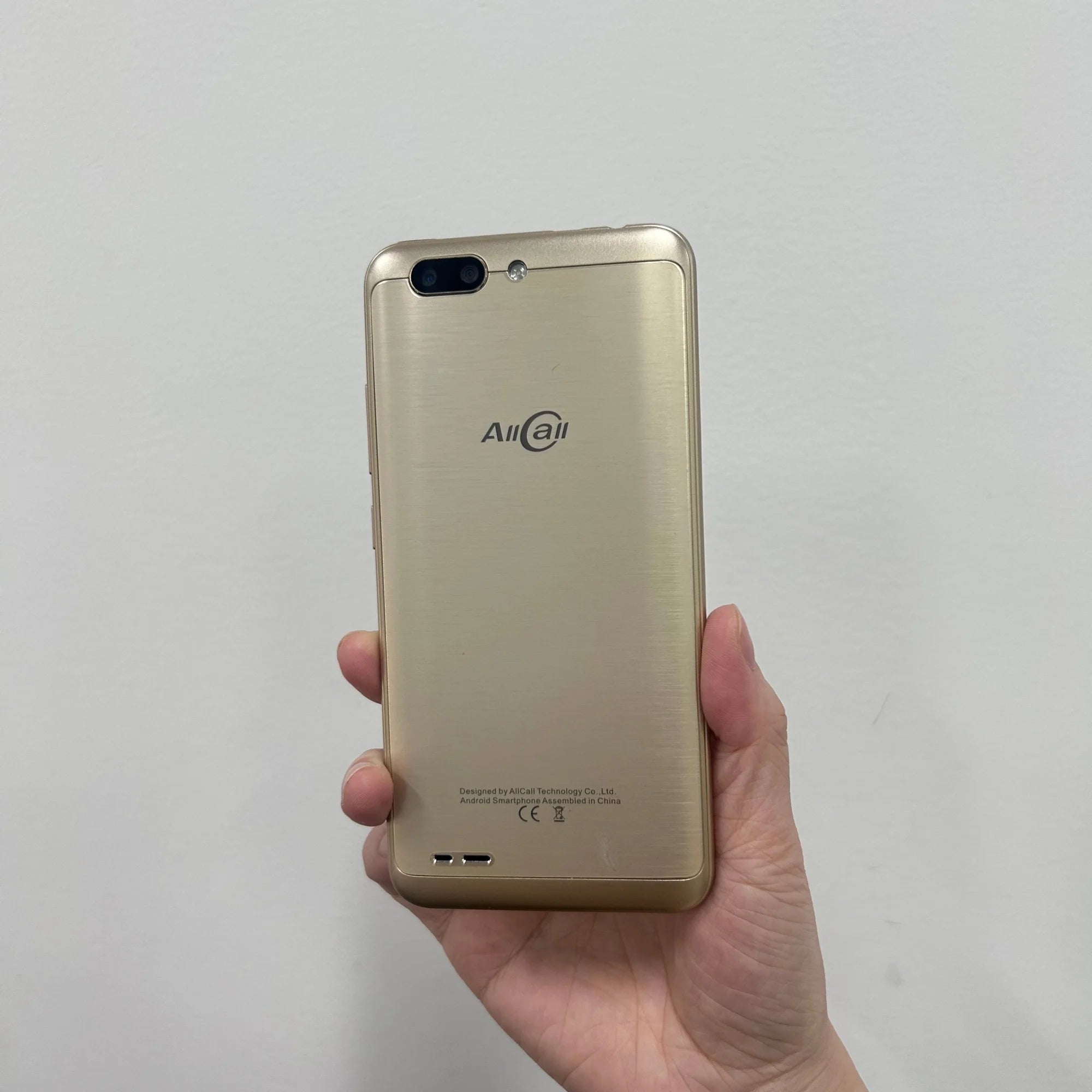 AllCall Atom 4G Smartphone 5.2inches MTK Quad Core 2GB RAM 16GB ROM 8MP LTE Dual SIM Card 2100mAh Android Mobile Phone